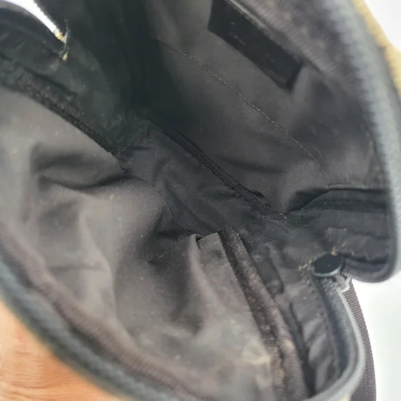 GUCCI GG Supreme Canvas Shoulder Bag..Authentic w/COA.. - Picture 8 of 16